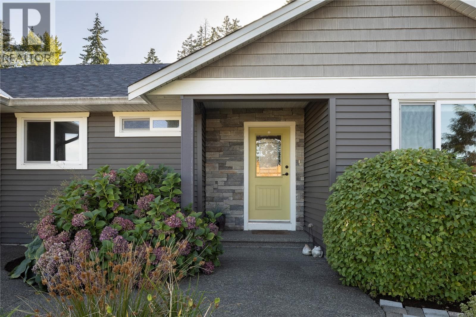 2065 Morello Pl photo 2