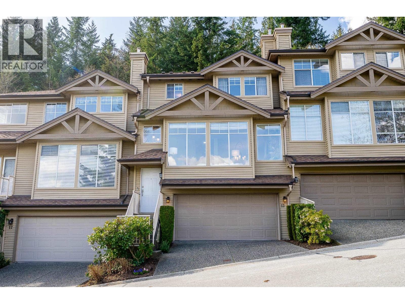 13 2979 PANORAMA DRIVE photo 2