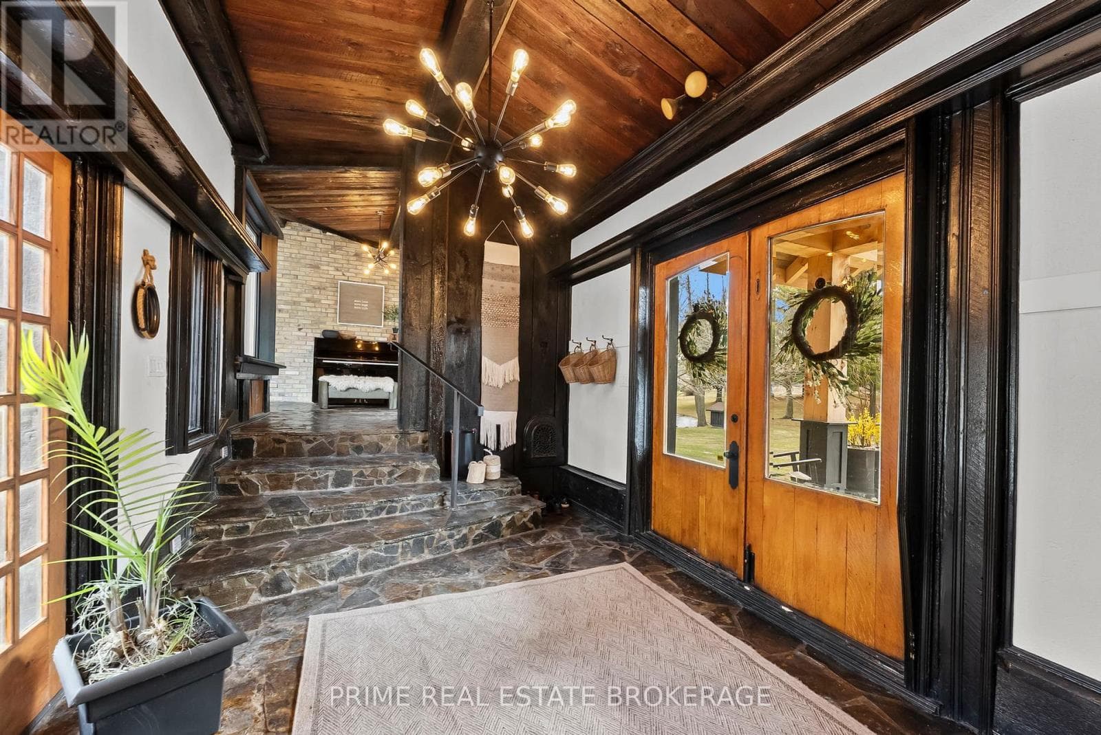 10096 CHARLTON DRIVE photo 5