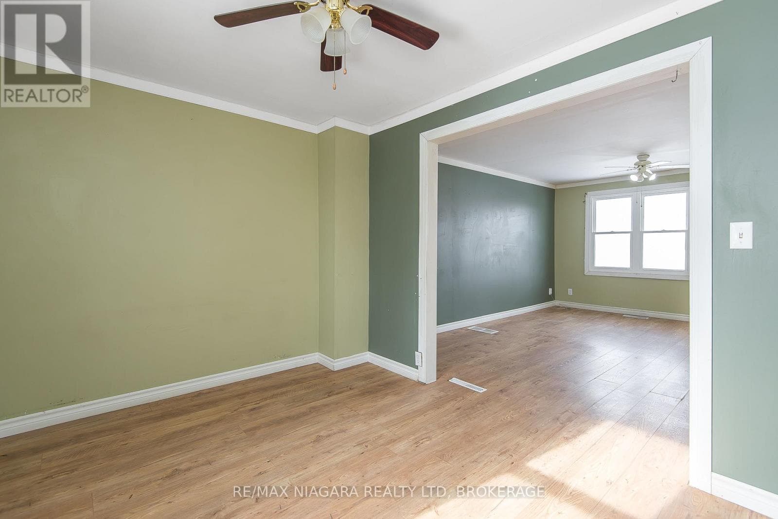 567 KILLALY STREET photo 5