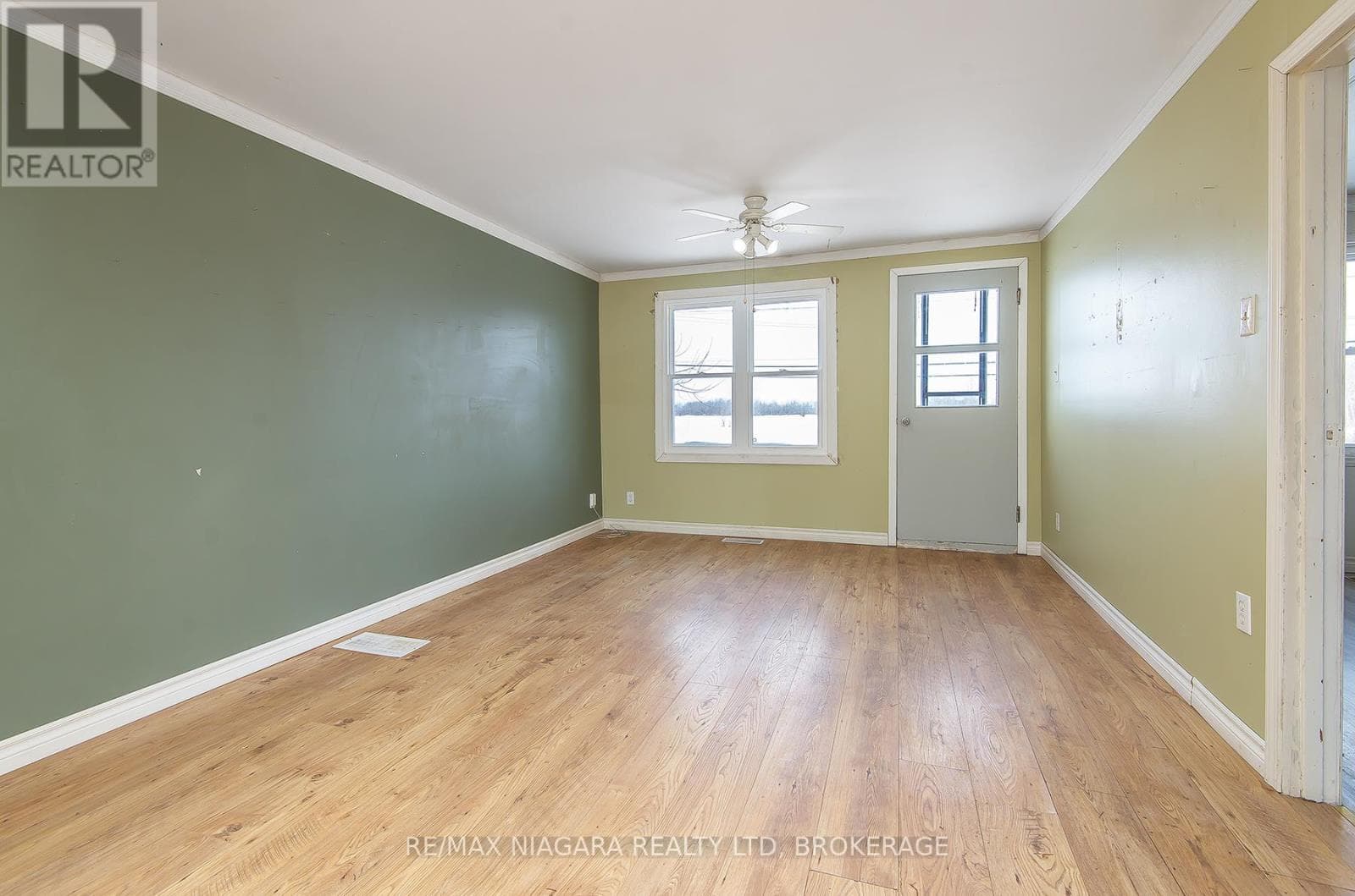 567 KILLALY STREET photo 2