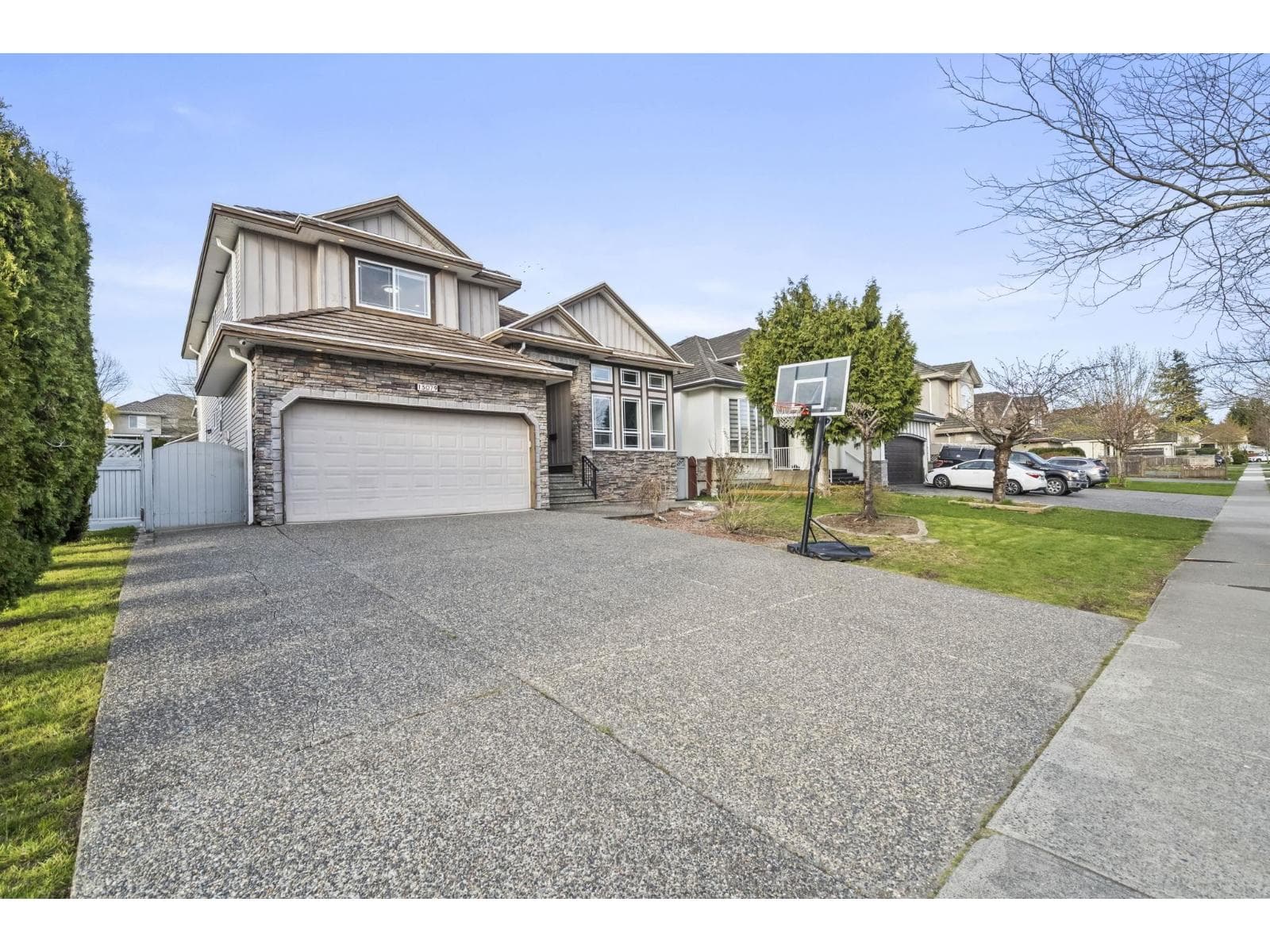 15079 67 AVENUE photo 2