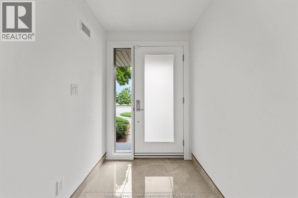 2371 RIVERSIDE DRIVE West photo 5