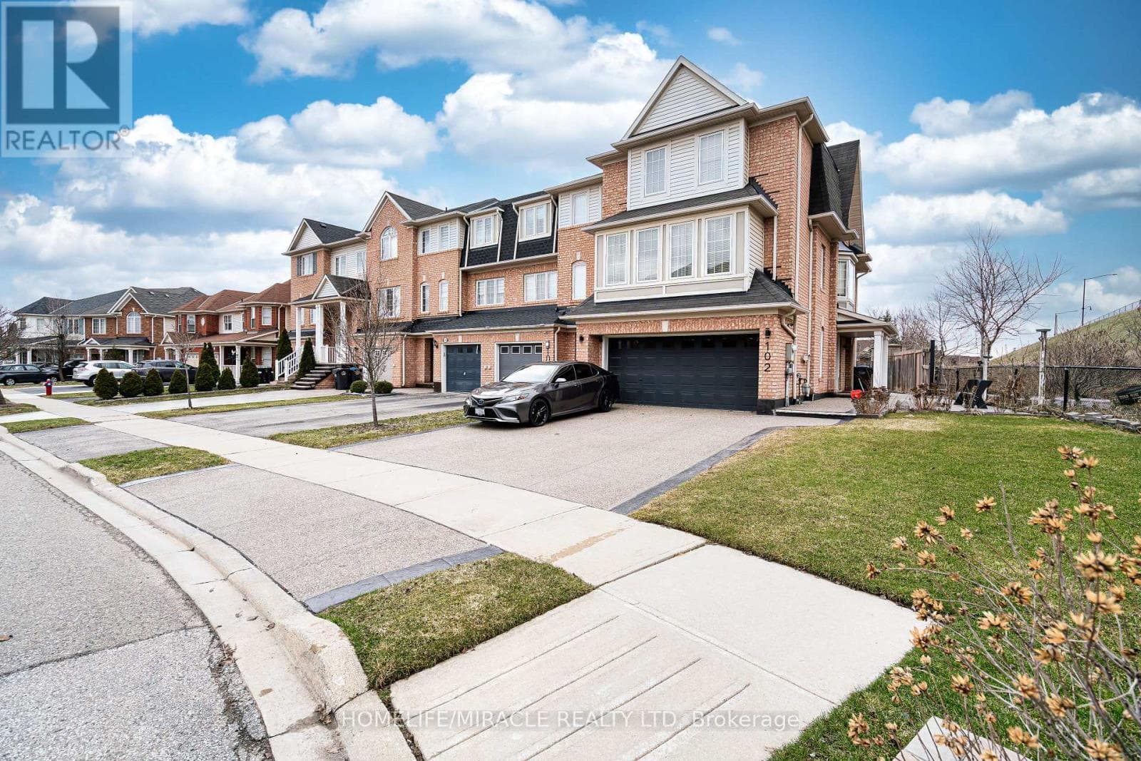 102 DECKER HOLLOW CIRCLE photo 4