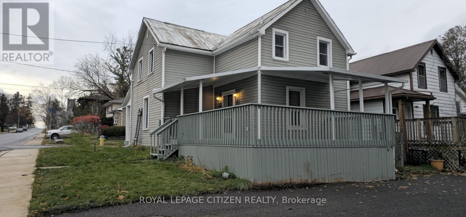 92 MILL STREET W photo 2