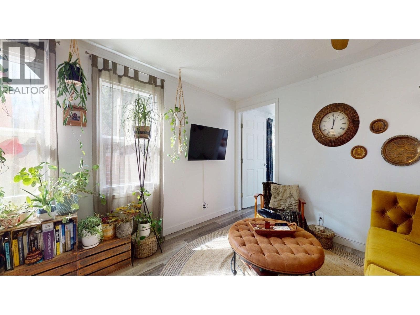98 1830 MAMQUAM ROAD photo 4