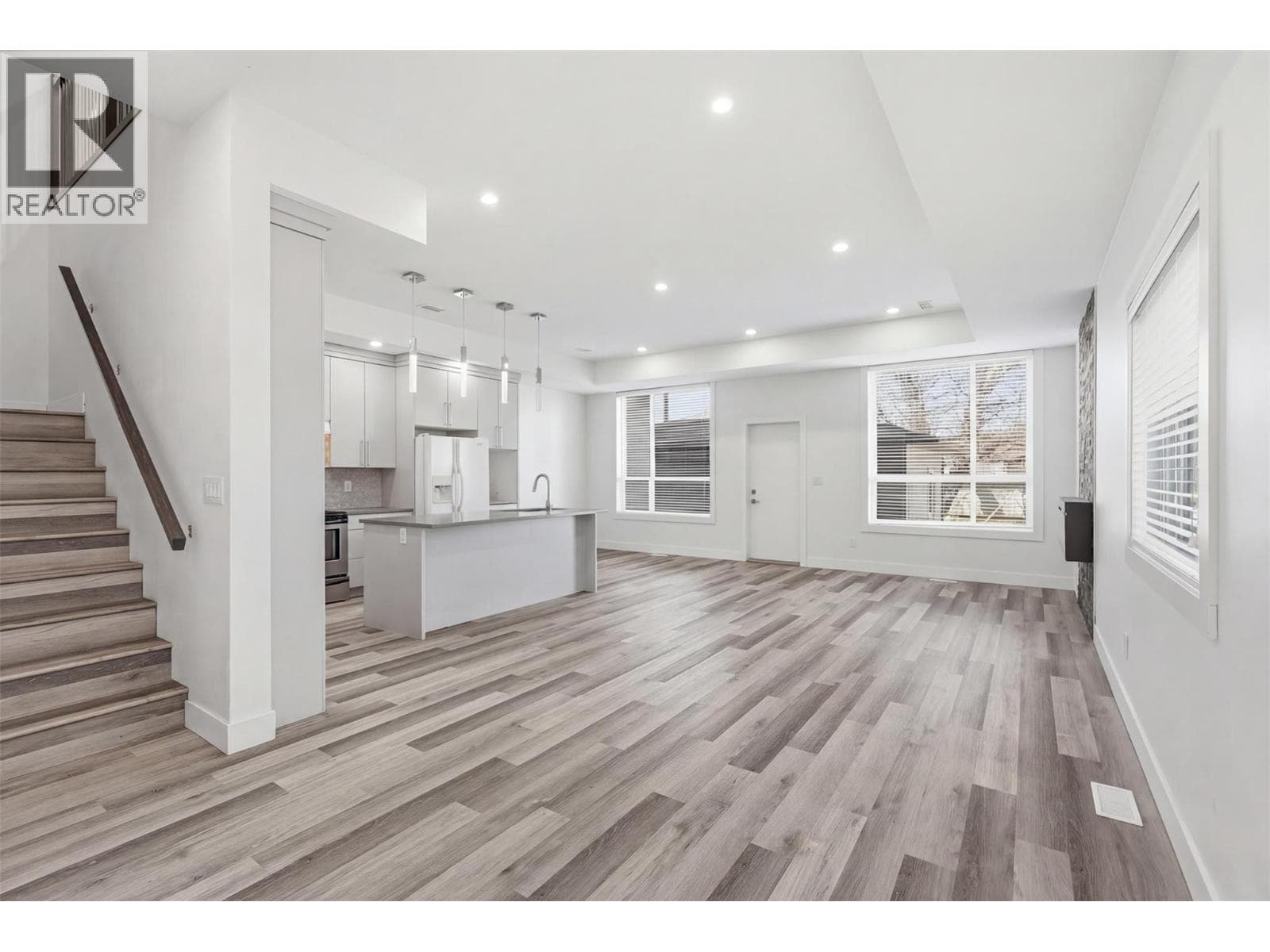 154 Williams Street photo 5