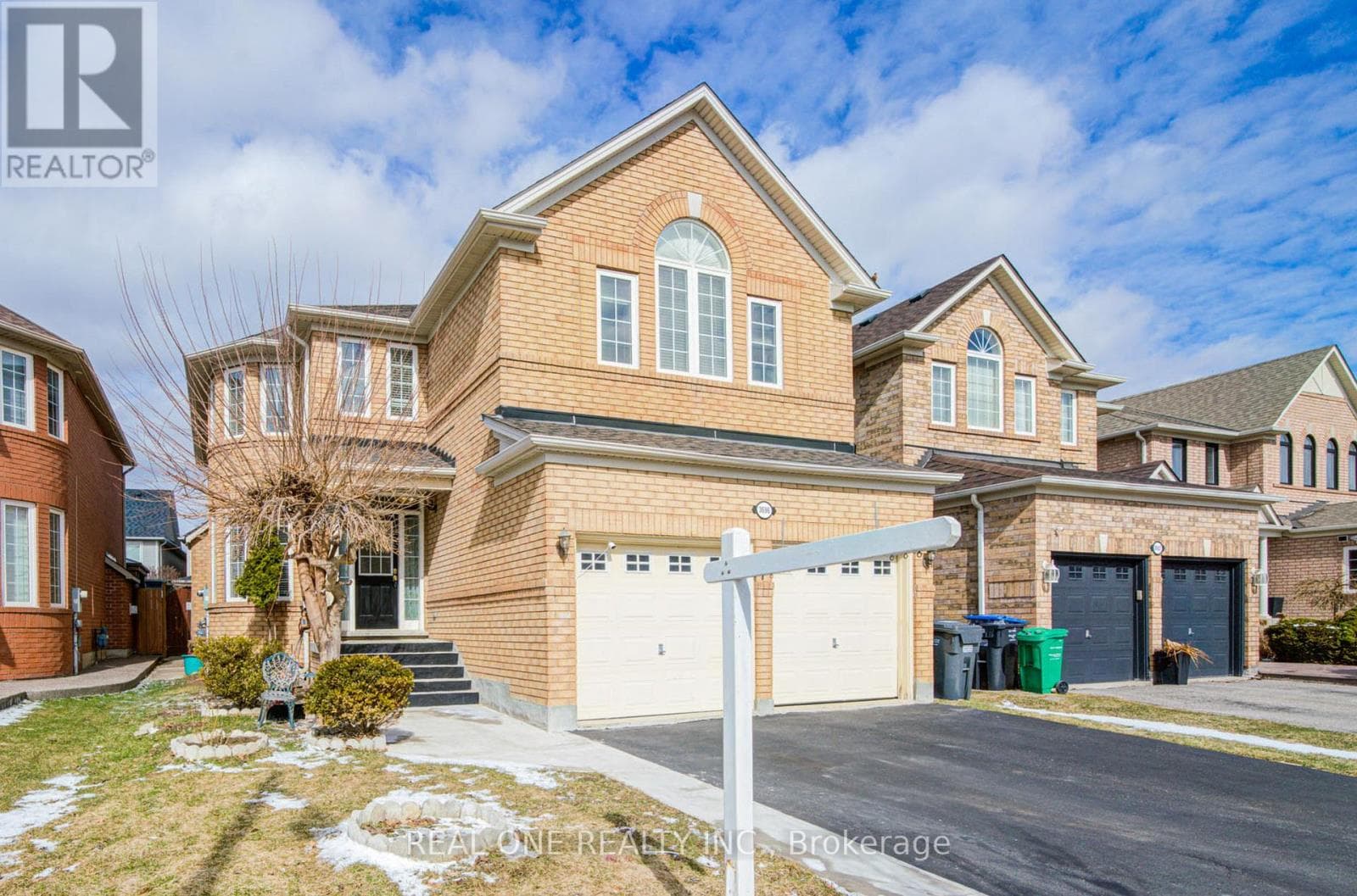 3696 WATERFALL CRESCENT photo 2