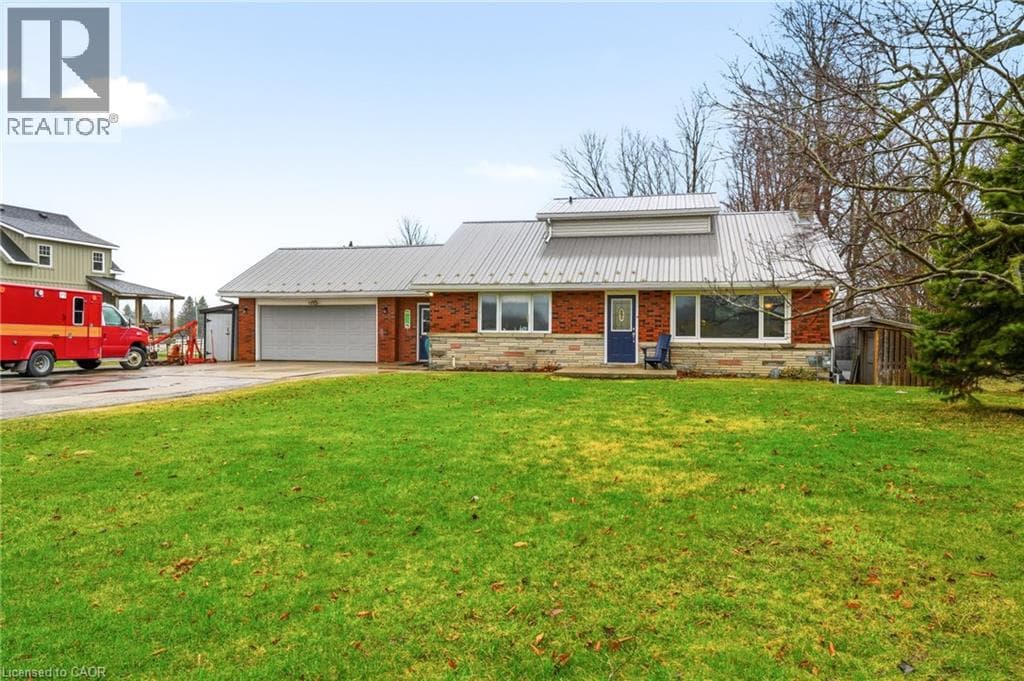 1767 CENTRE Road photo 2