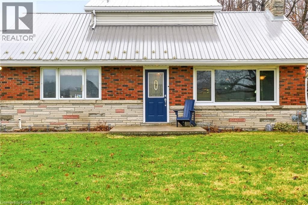 1767 CENTRE Road photo 3