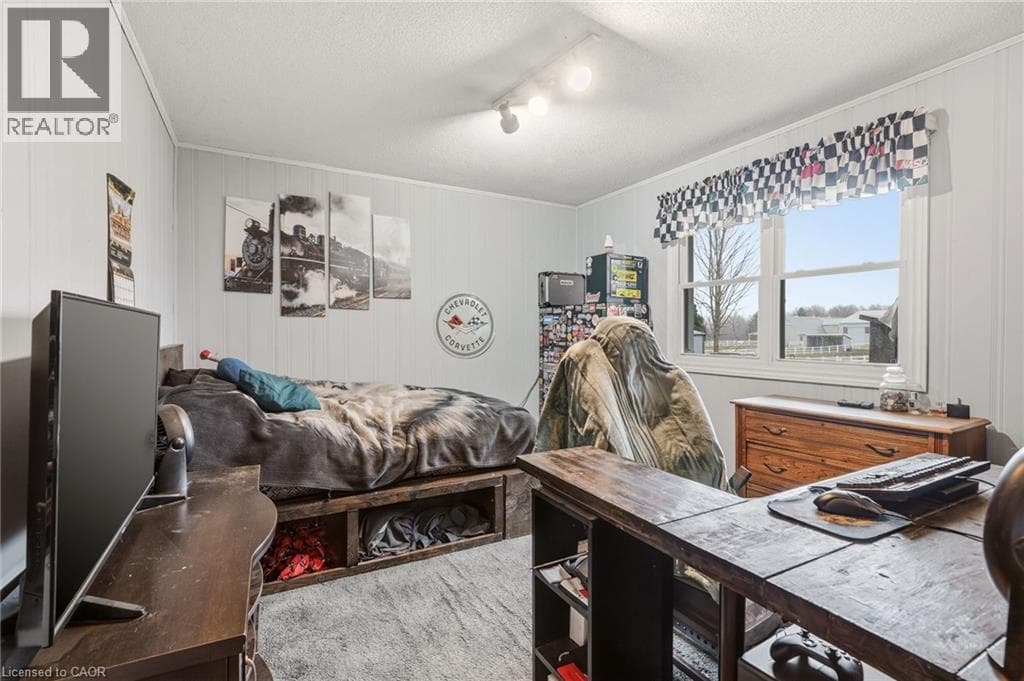 1767 CENTRE Road photo 5