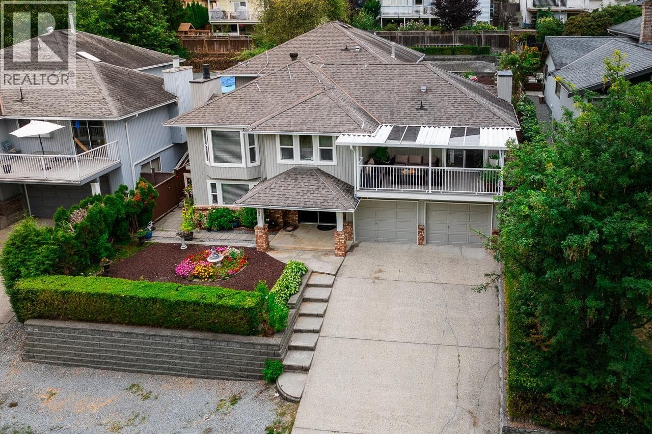 6 bed 3 bath single family at 432 RIVERVIEW CRESCENT — $1,749,900