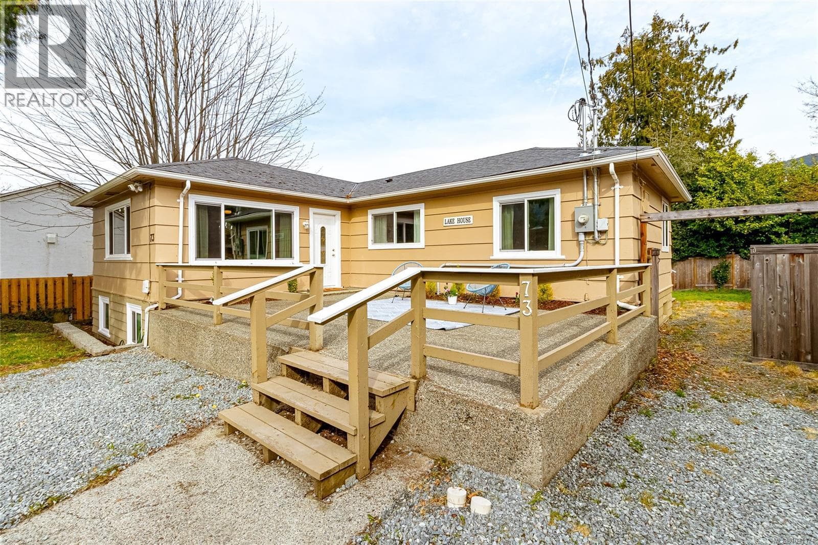 73 Cowichan Ave W photo 3