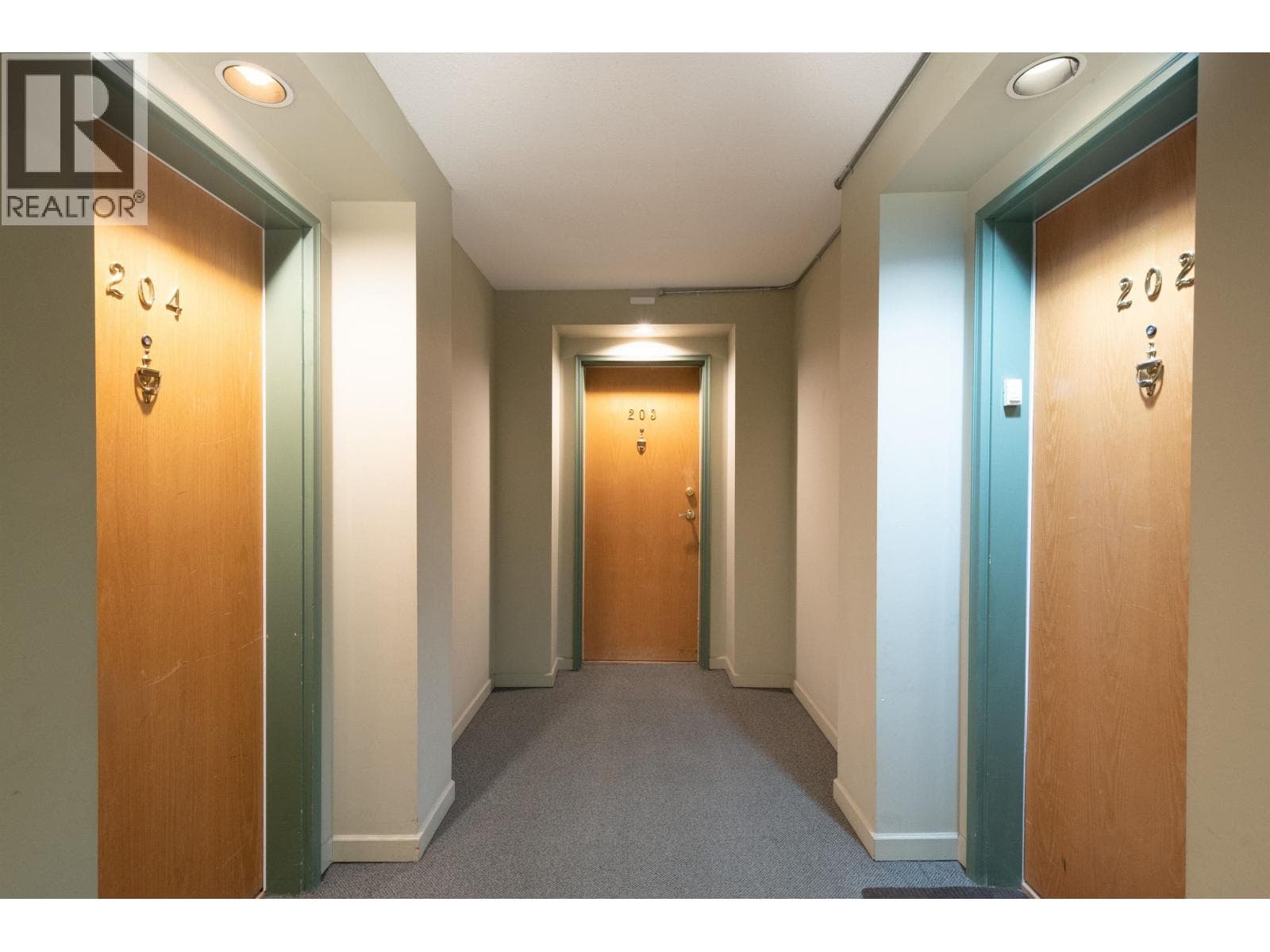 203 7600 FRANCIS ROAD photo 2