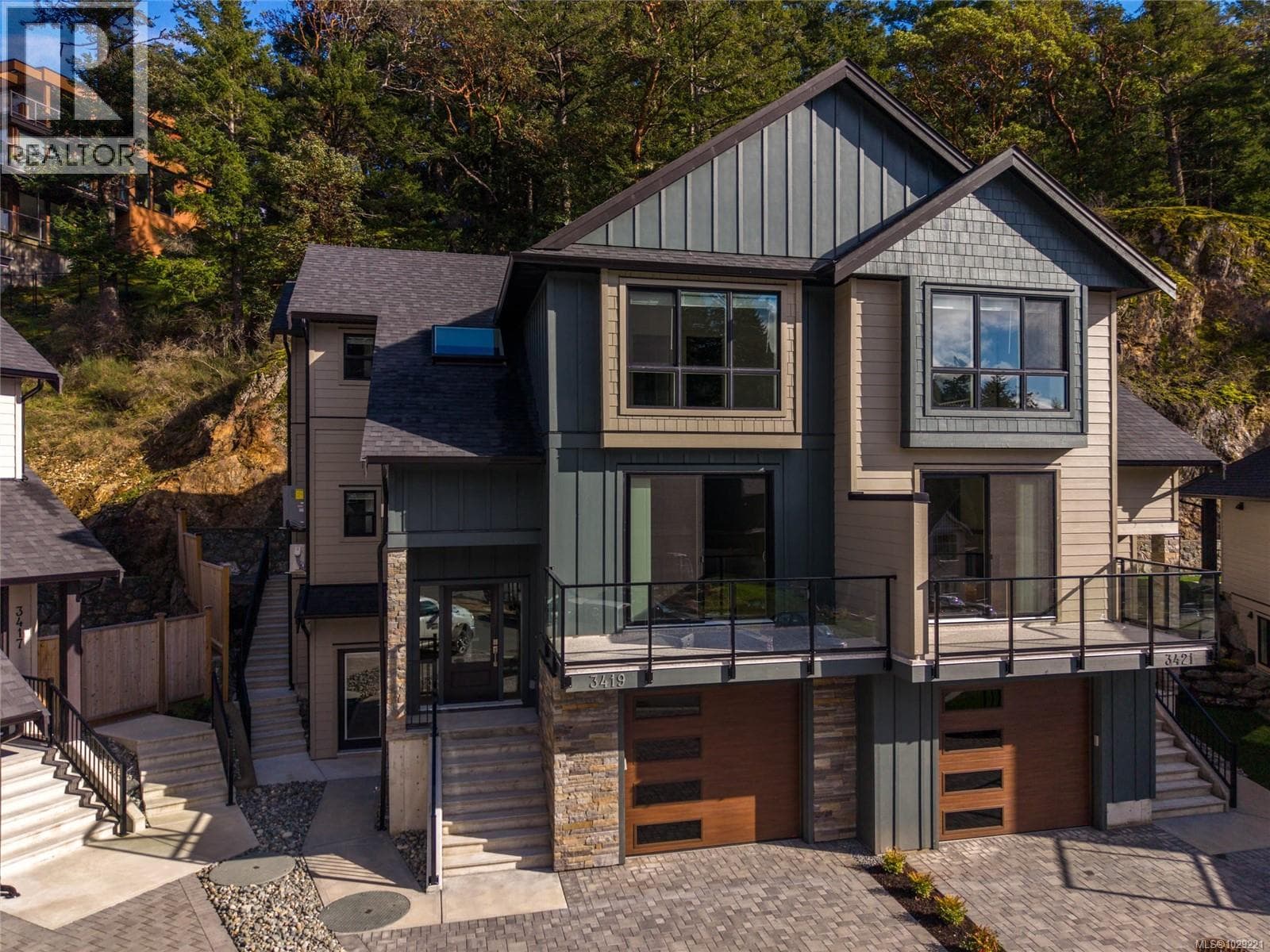 4 bed 4 bath single family at 3419 Horizon Terr — $1,049,001