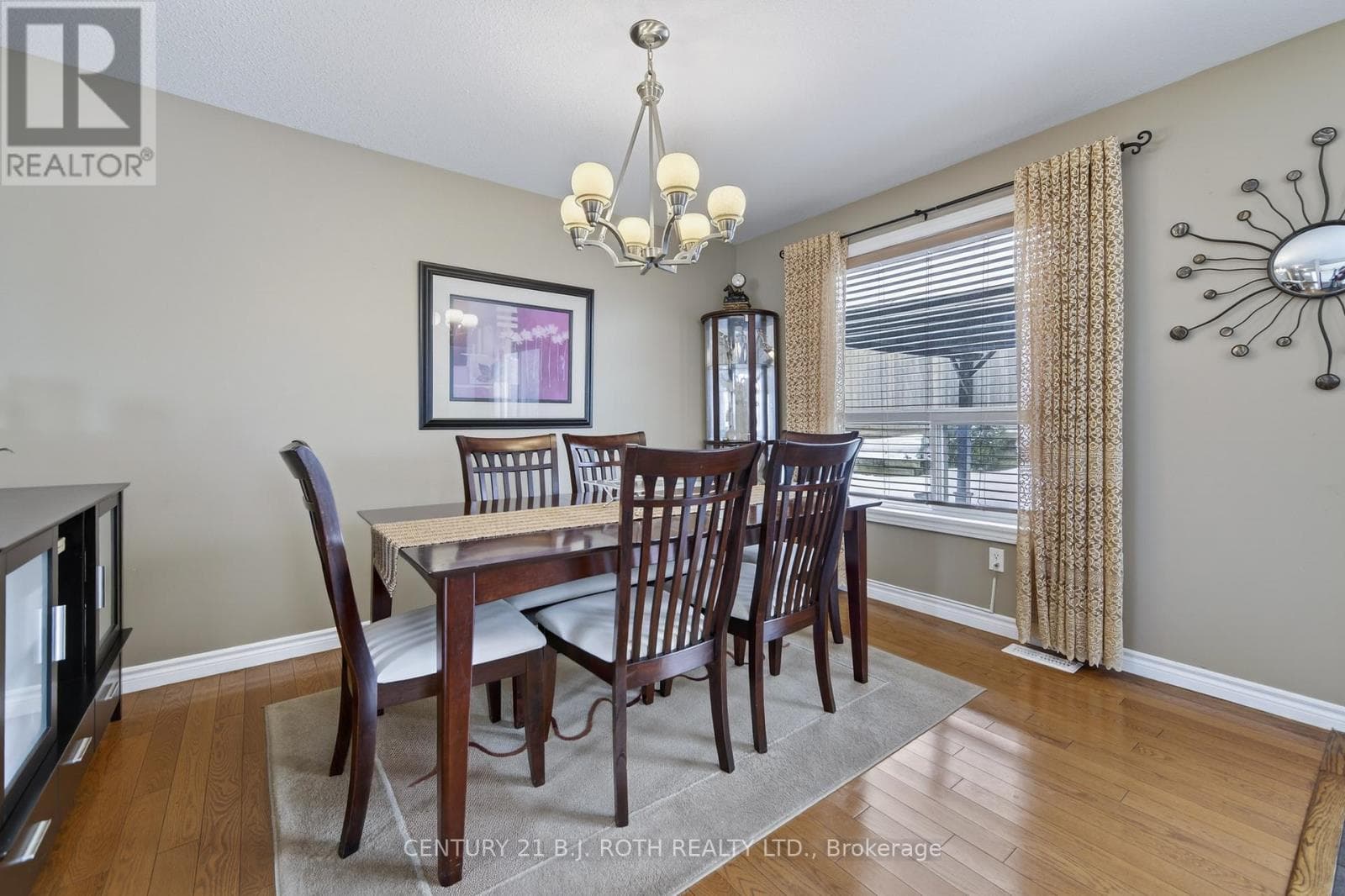115 LION'S GATE BOULEVARD photo 4