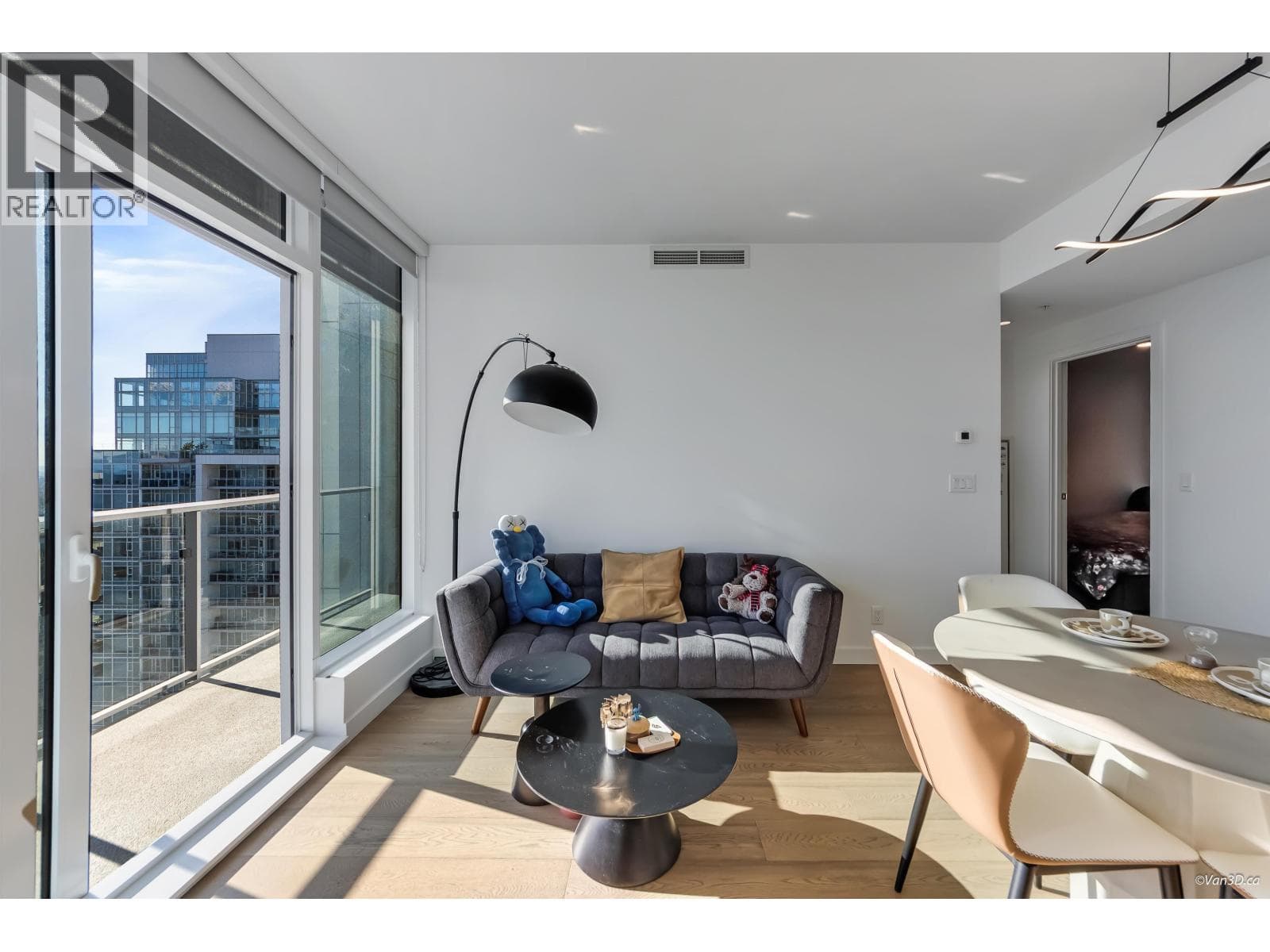 4709 6000 MCKAY AVENUE photo 3