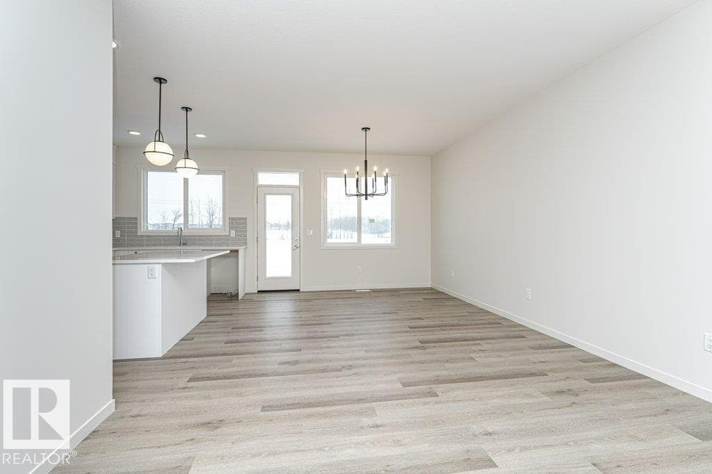 6298 180 AV NW — photo 5