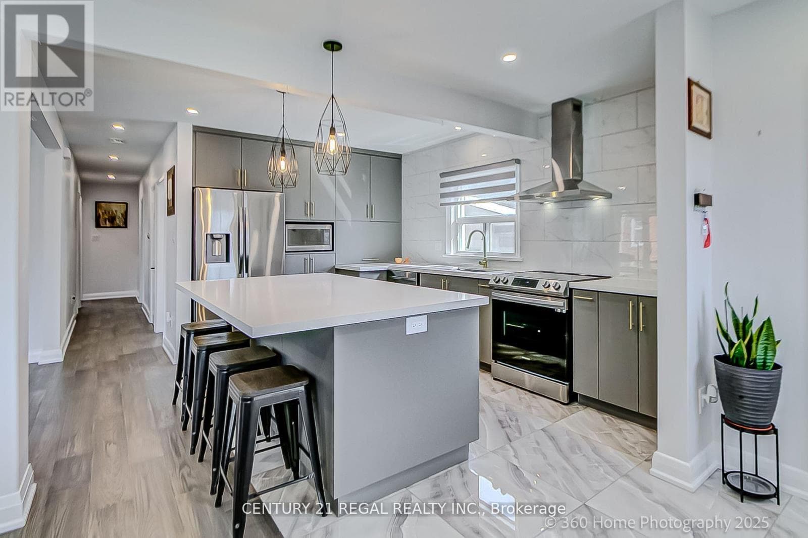 17 ELECTRO ROAD photo 2