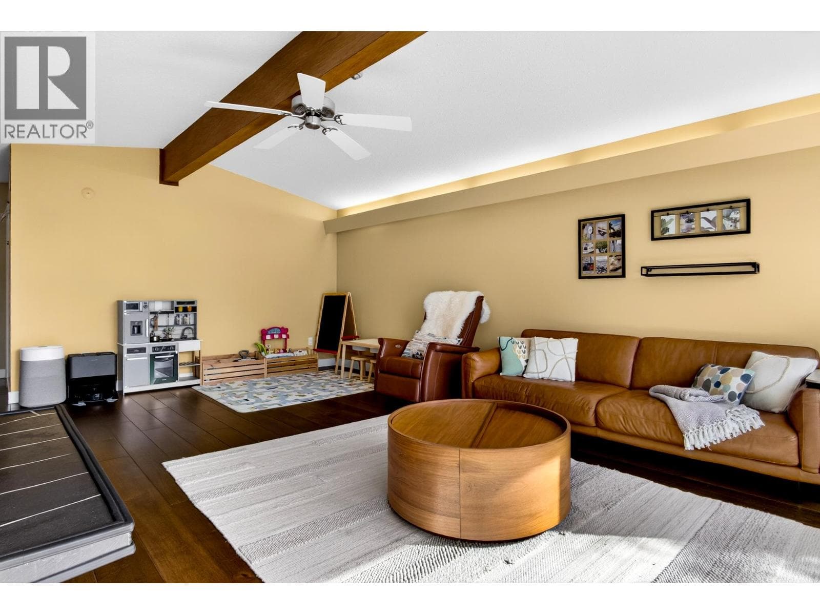 981 KINSAC STREET photo 5