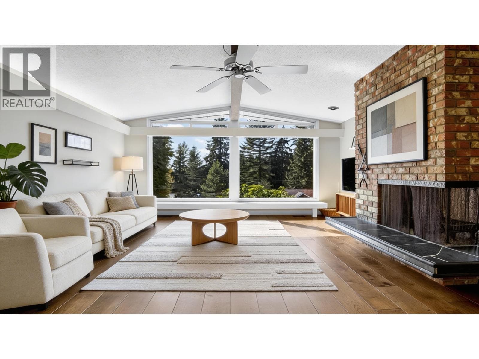 981 KINSAC STREET photo 3