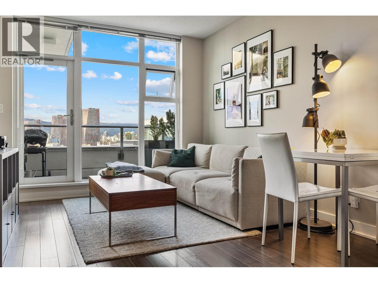 820 1777 W 7TH AVENUE photo 4