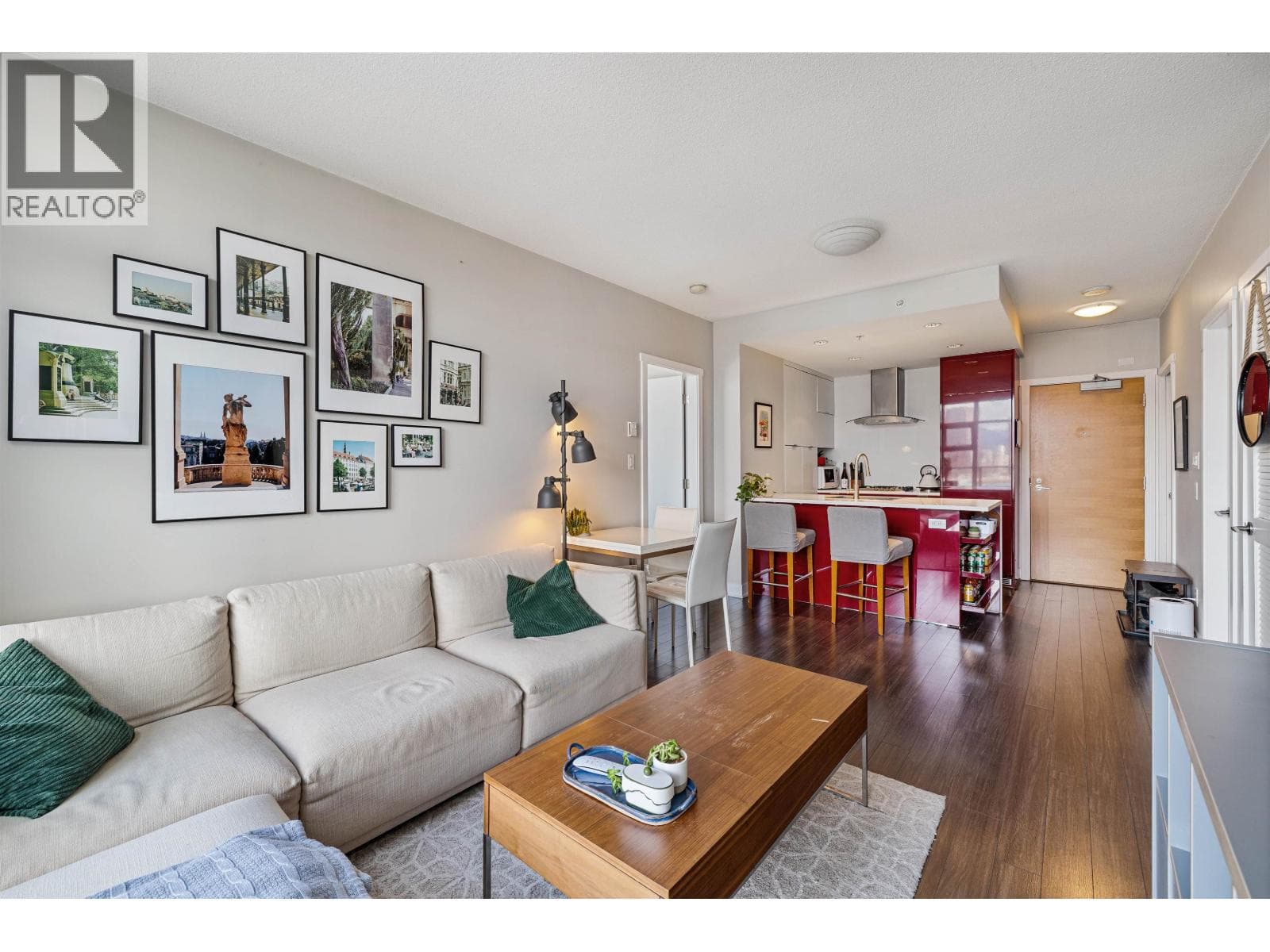 820 1777 W 7TH AVENUE photo 2