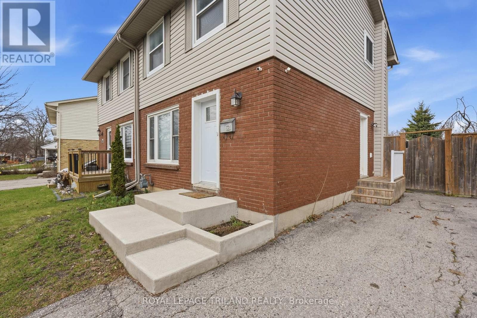 521 OSGOODE DRIVE photo 3