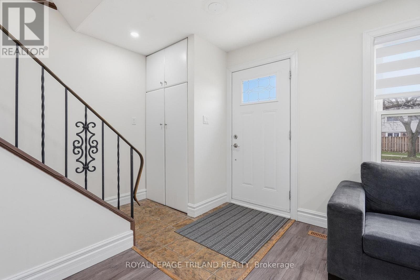 521 OSGOODE DRIVE photo 5