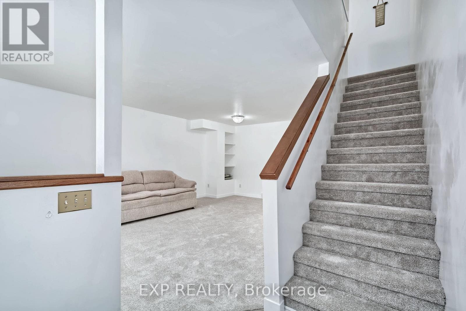 38 - 1430 JALNA BOULEVARD photo 3