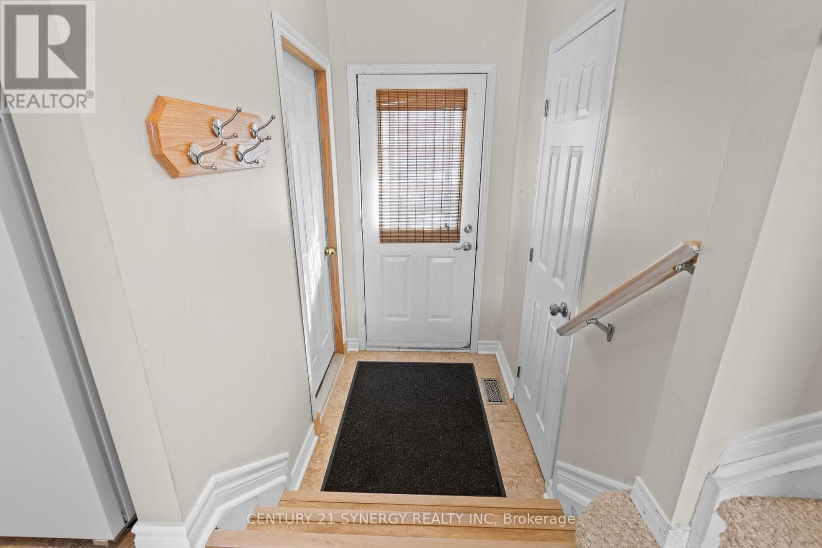 12 - 240 MISSISSIPPI COURT photo 5