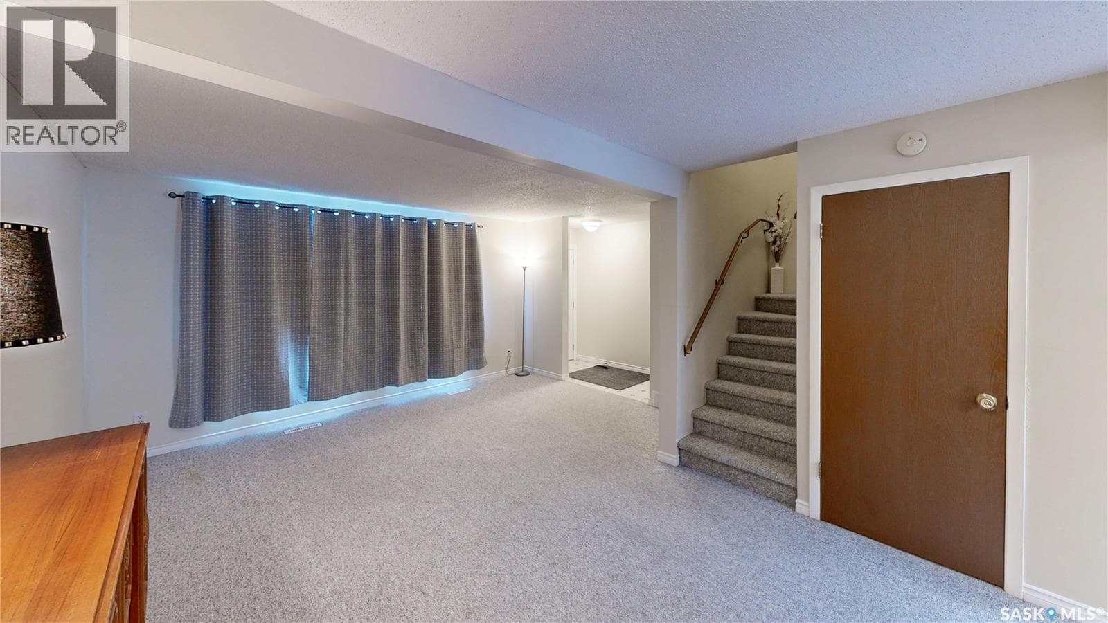 6 Mackenzie MEWS photo 3