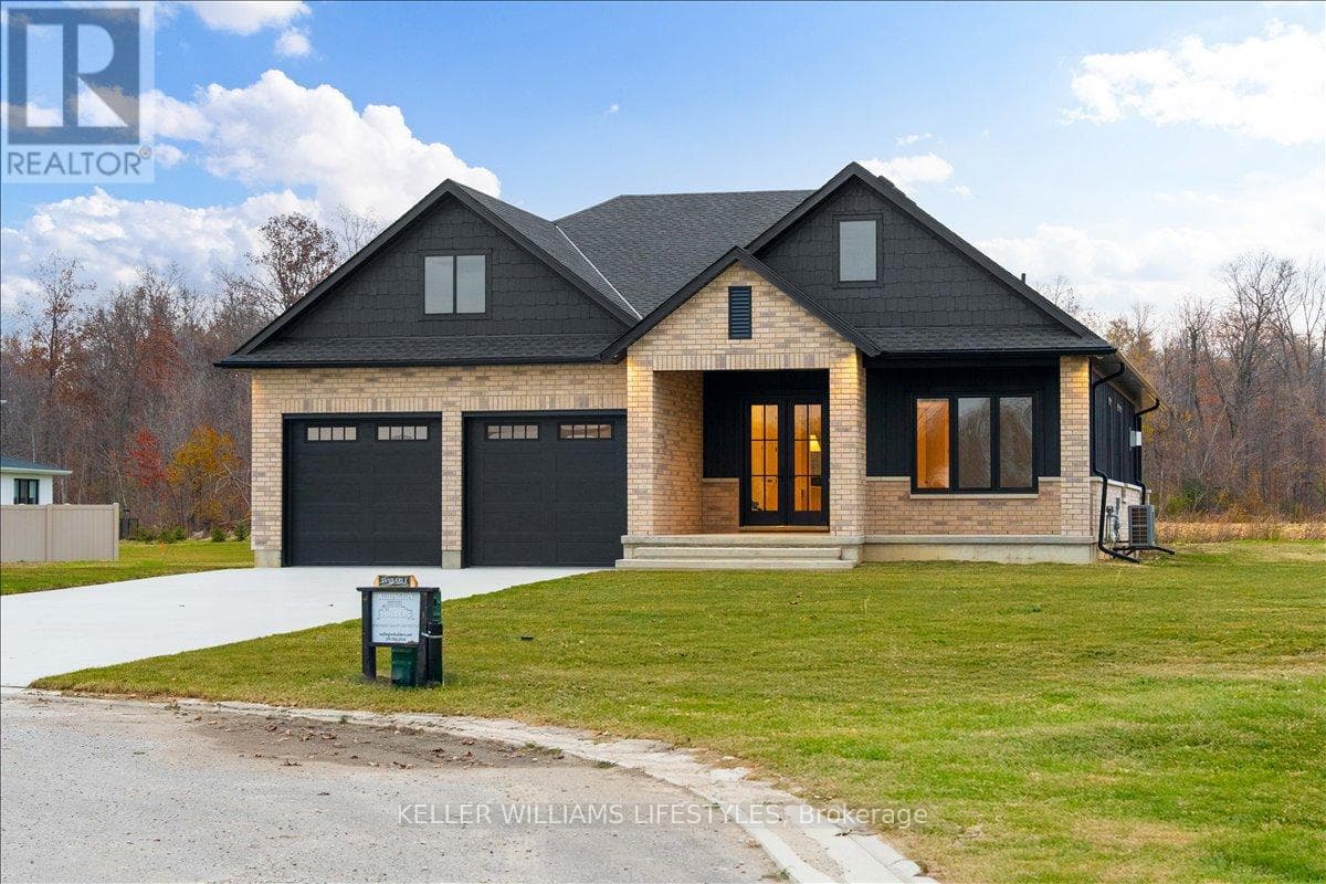 126 FRASER CRESCENT photo 3