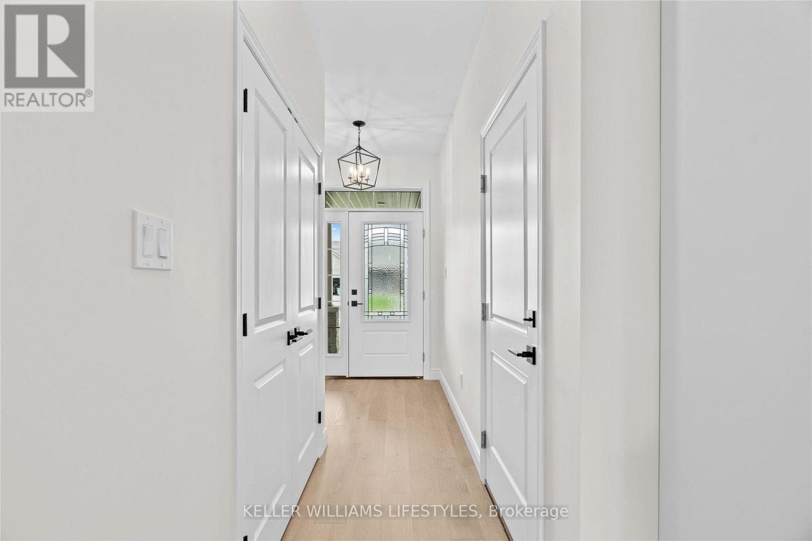 110 LENEVE STREET photo 5
