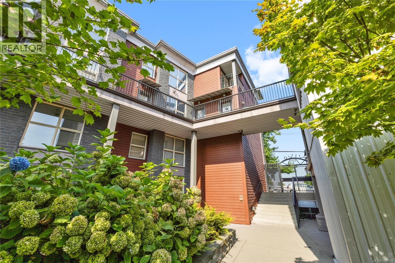 1 bed 1 bath single family at 305 555 Franklyn St — $379,900