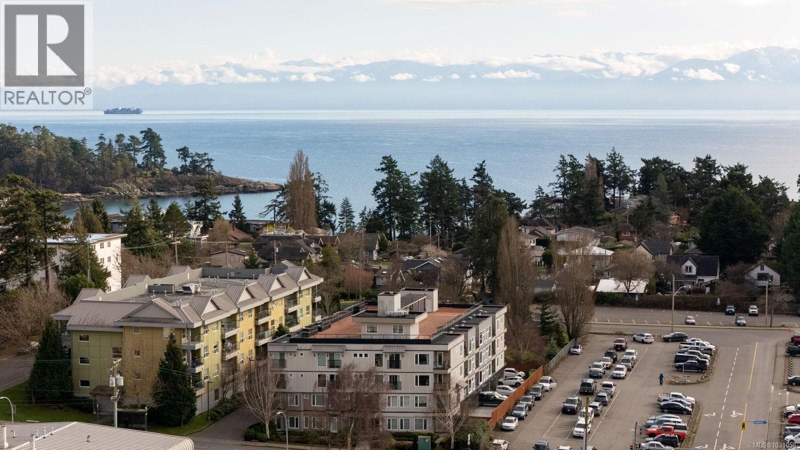 1 bed 1 bath single family at 204 1405 Esquimalt Rd — $449,900