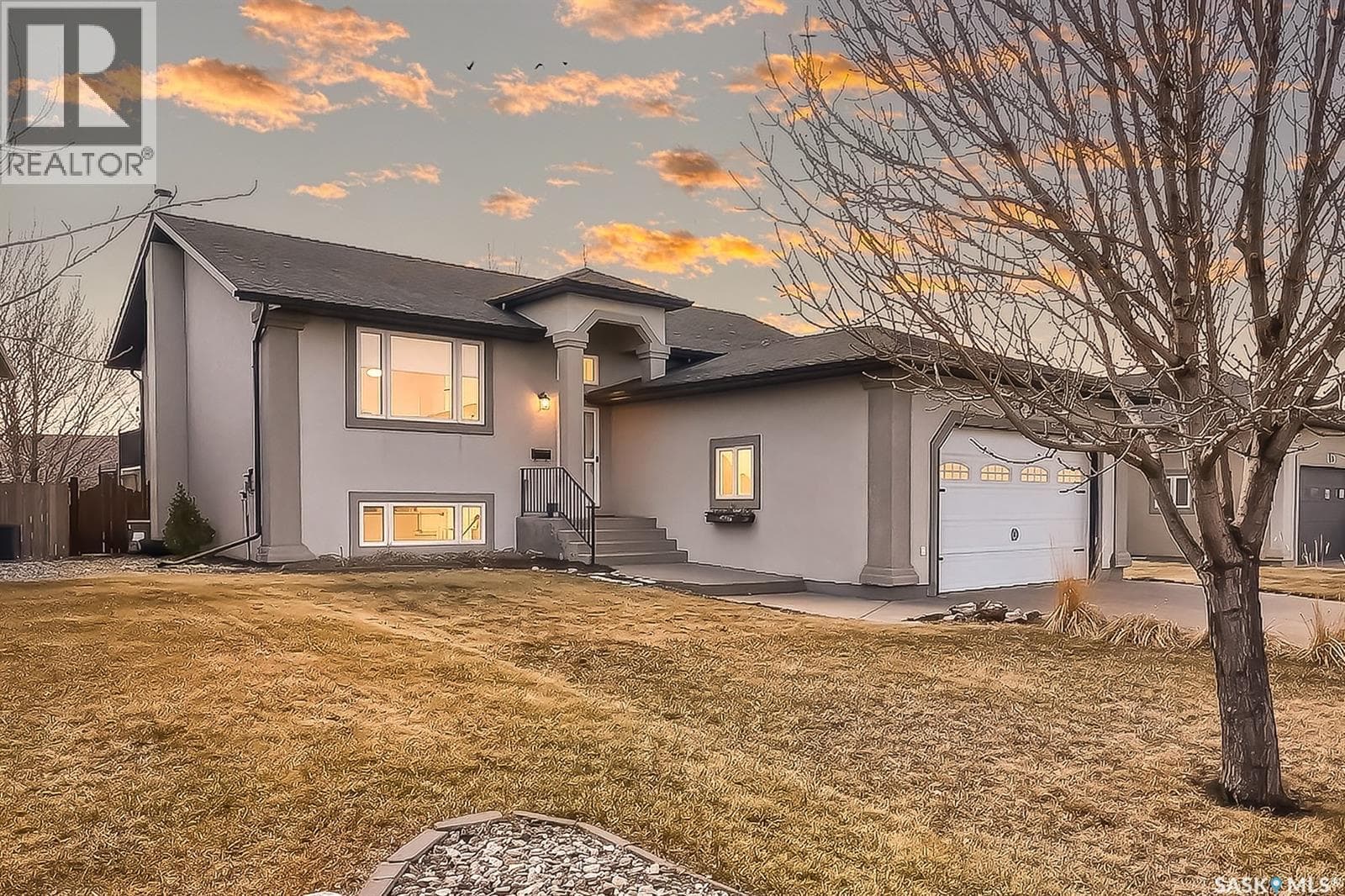 45 Goldenglow DRIVE photo 3