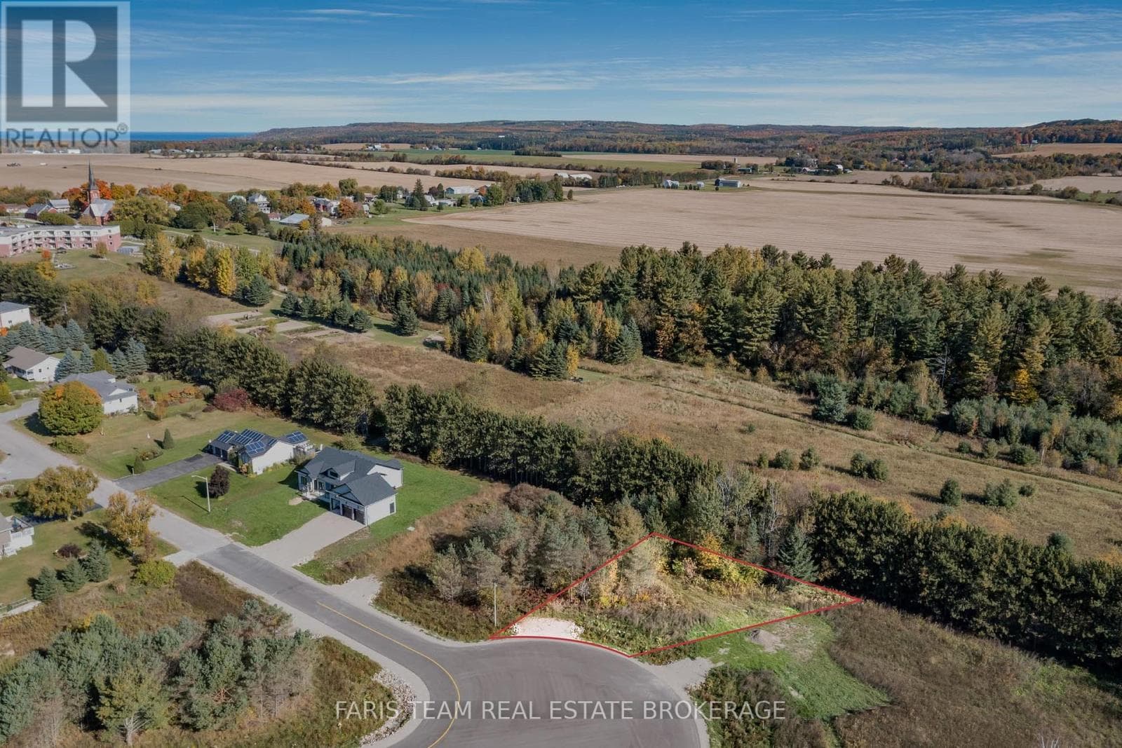 vacant land at LOT 24 RUE ERIC — $219,900
