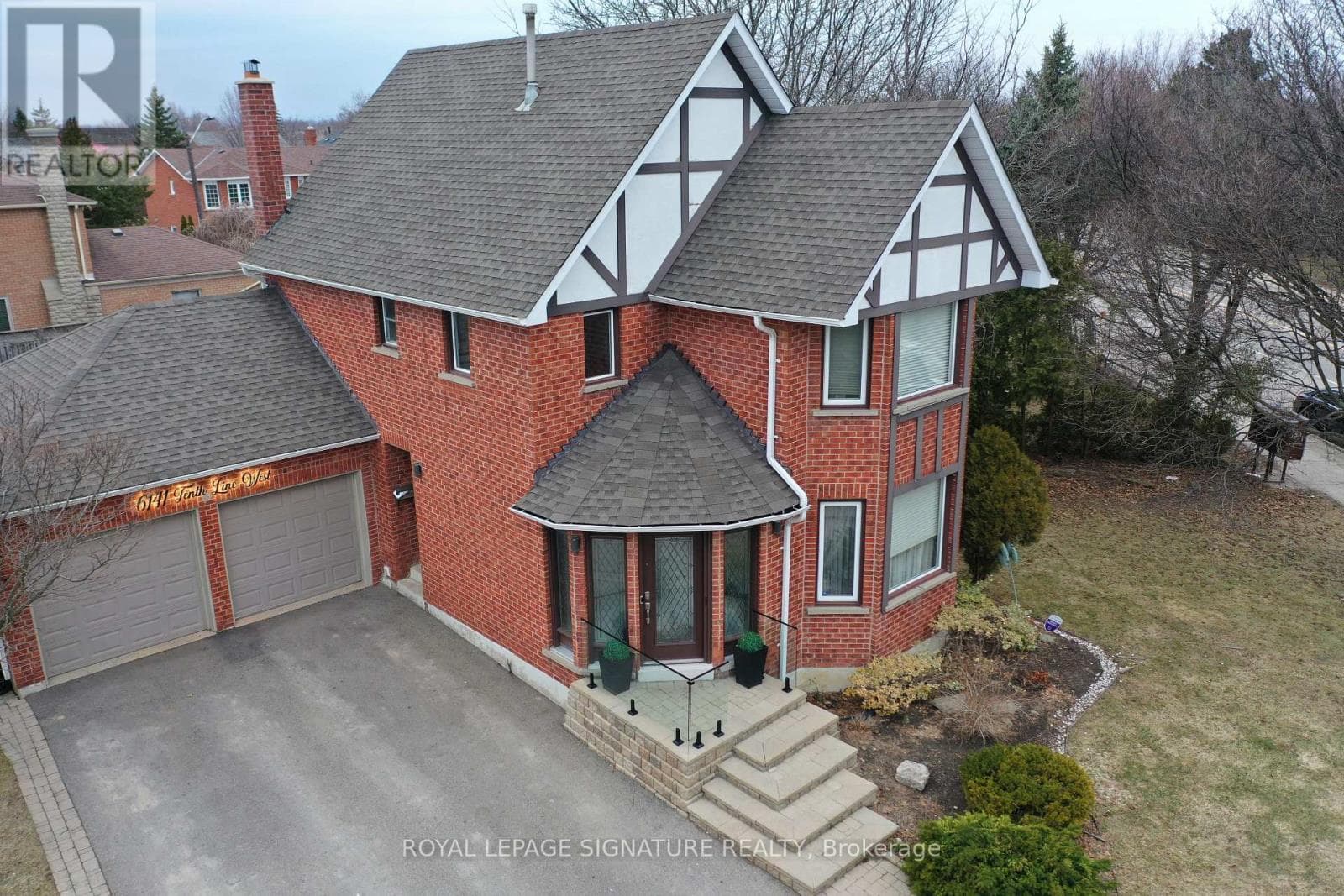 6141 TENTH LINE W photo 2