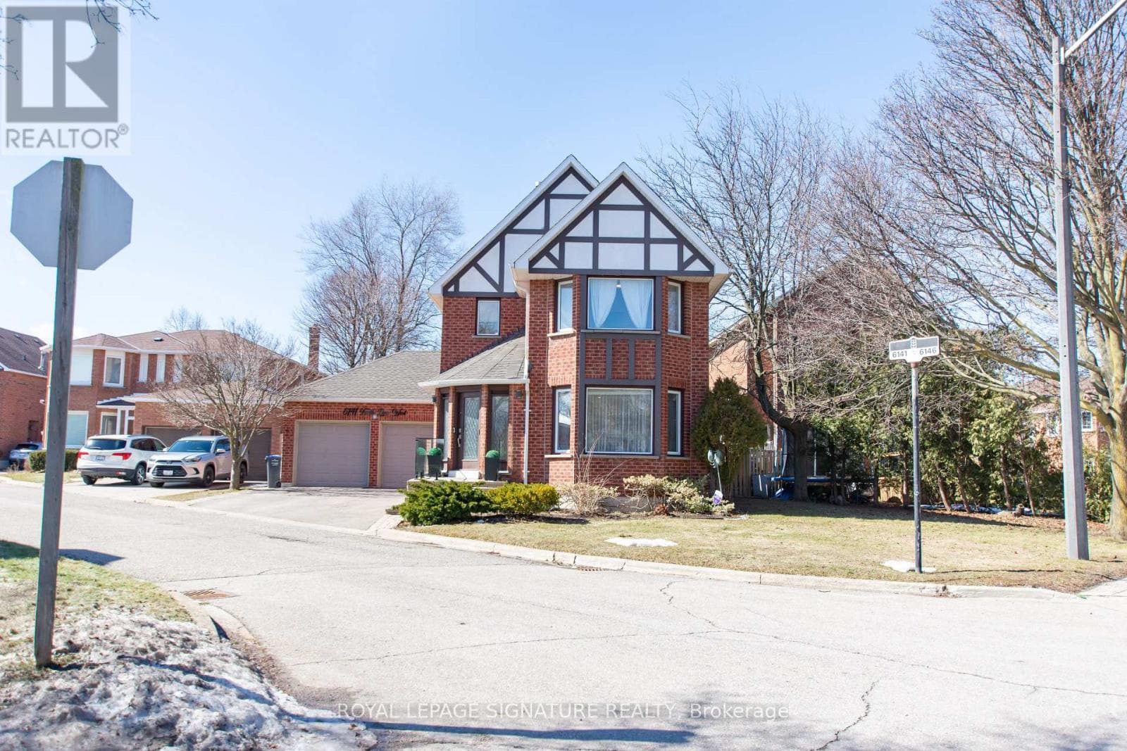 6141 TENTH LINE W photo 5