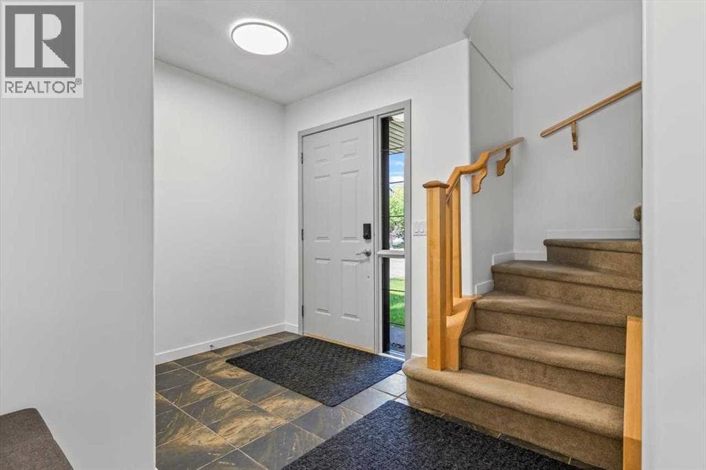 57 Everwillow Boulevard SW photo 3