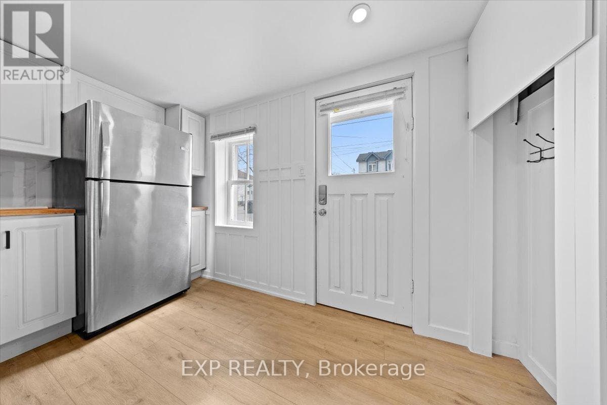 509 GEORGE STREET E photo 3