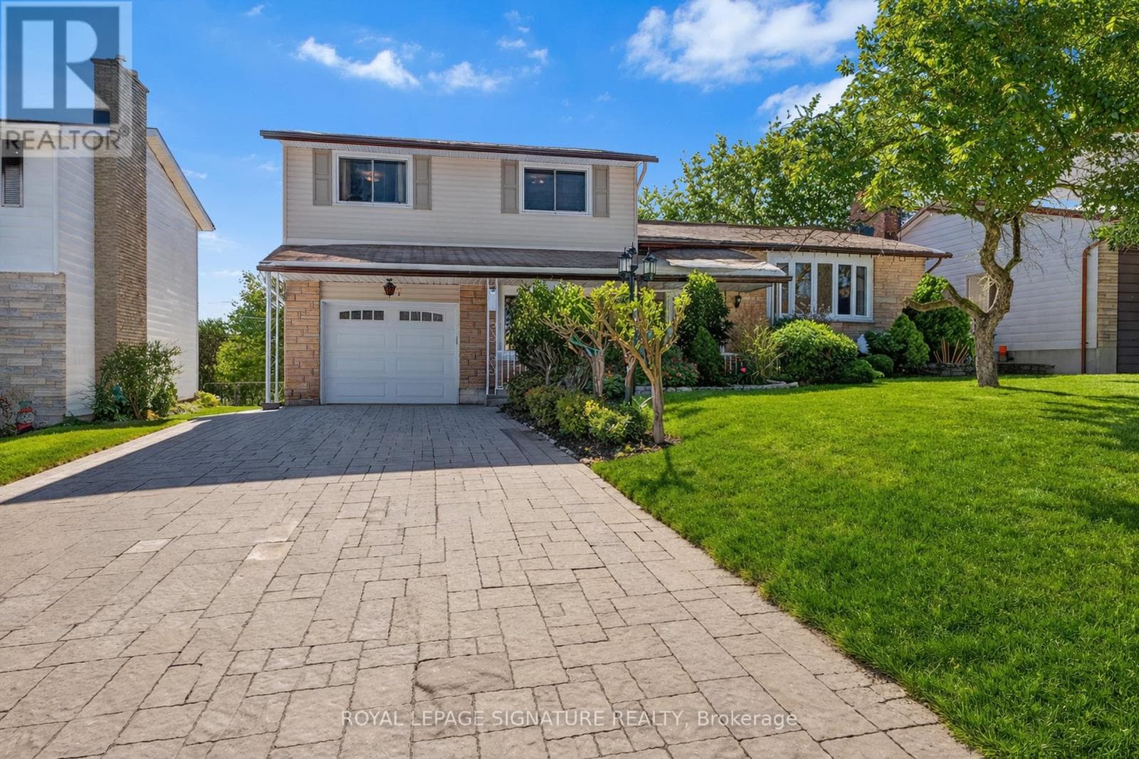 897 PEMBRIDGE CRESCENT photo 2