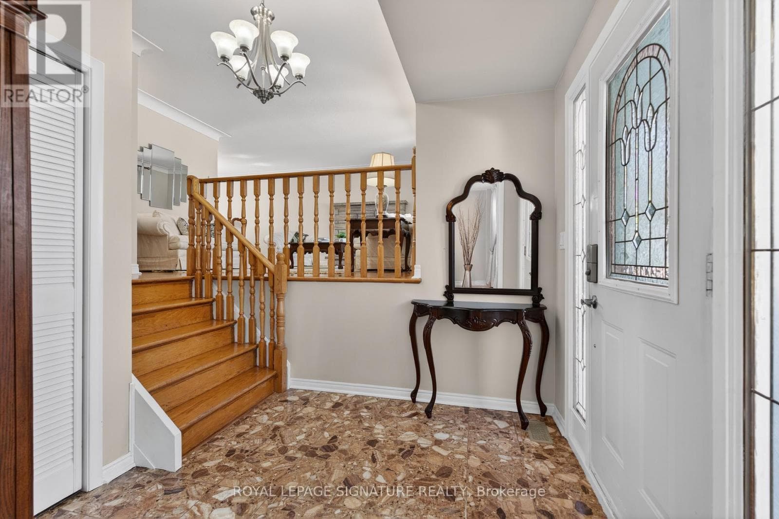 897 PEMBRIDGE CRESCENT photo 4