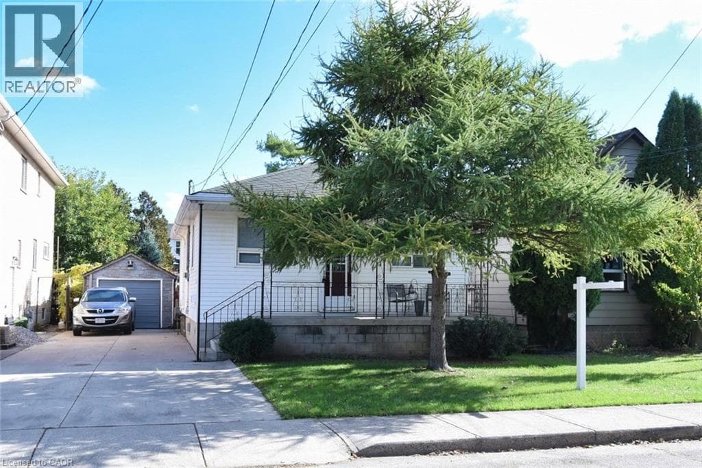 17 CRAIGROYSTON Road photo 2