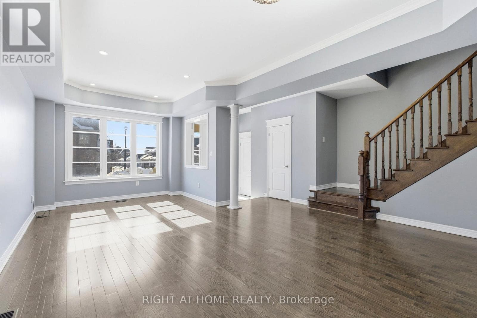 200 PARADELLE DRIVE photo 5