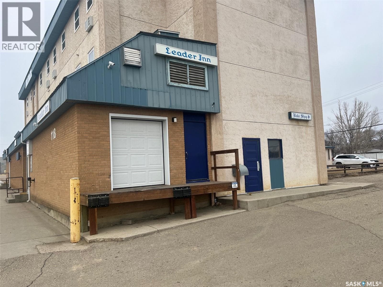 118 1st AVENUE E photo 4