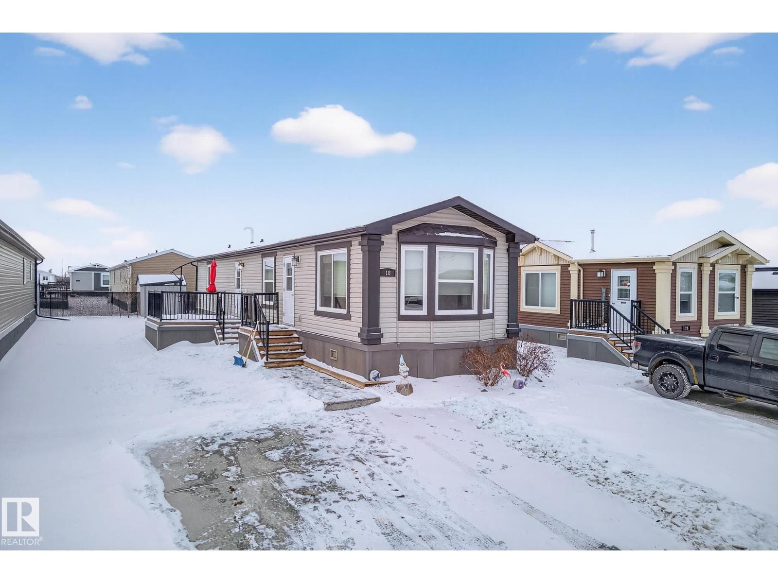 18 Aspen AV — photo 2