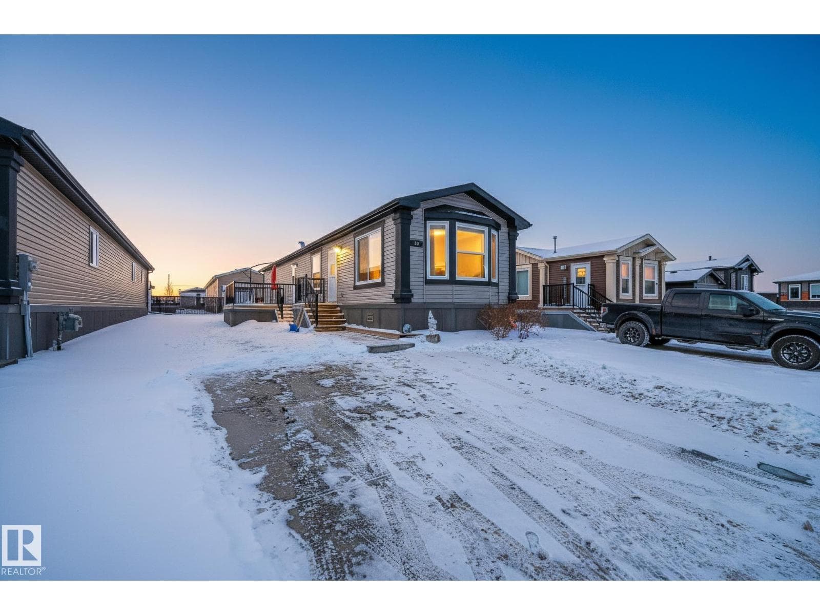 18 Aspen AV — photo 3