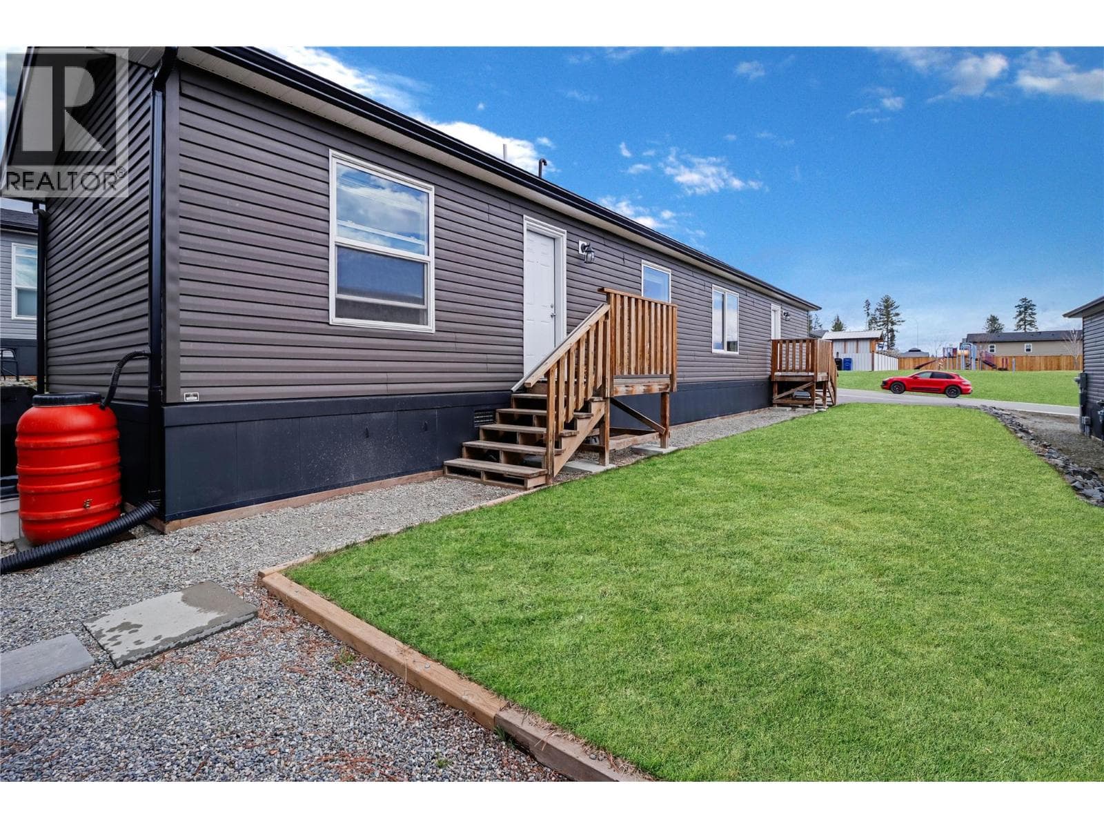 1008 STEEPLEVIEW Drive NW photo 3